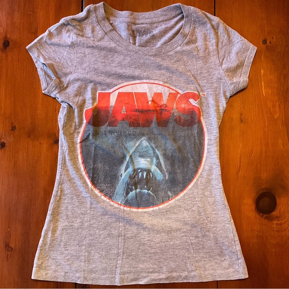 Jaws women’s shirt size small light grey